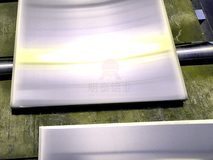 5052 鋁板新能源汽車用_輕量化耐腐蝕車身結構材料